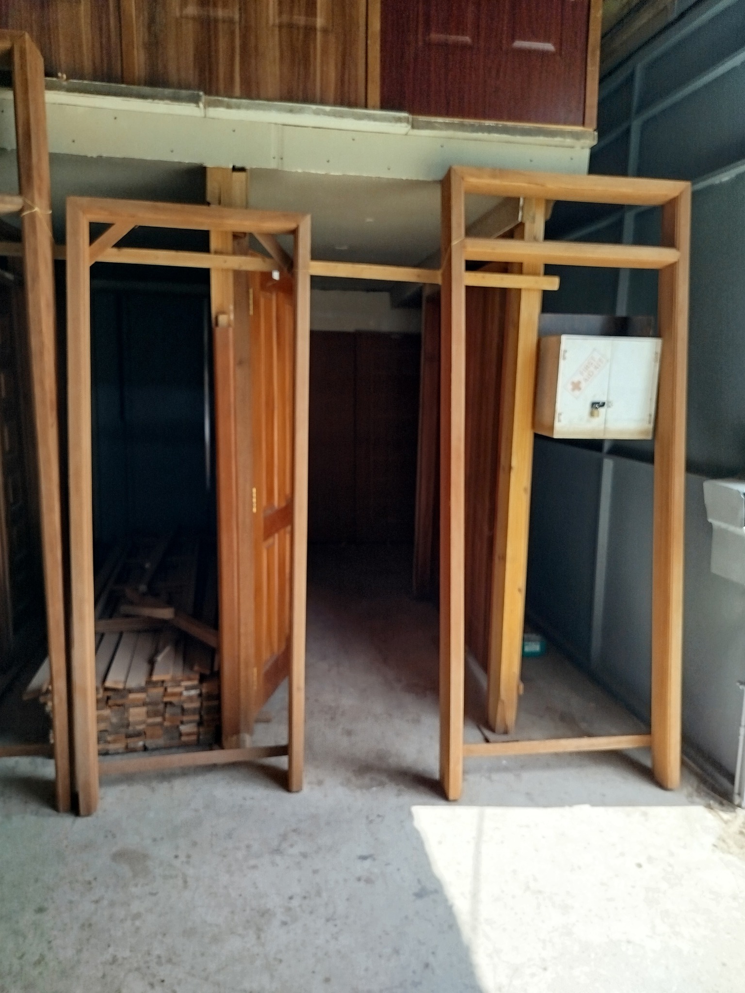 Mahogany Frame 4x2 by 8ft (Ventilation ). - Image 3